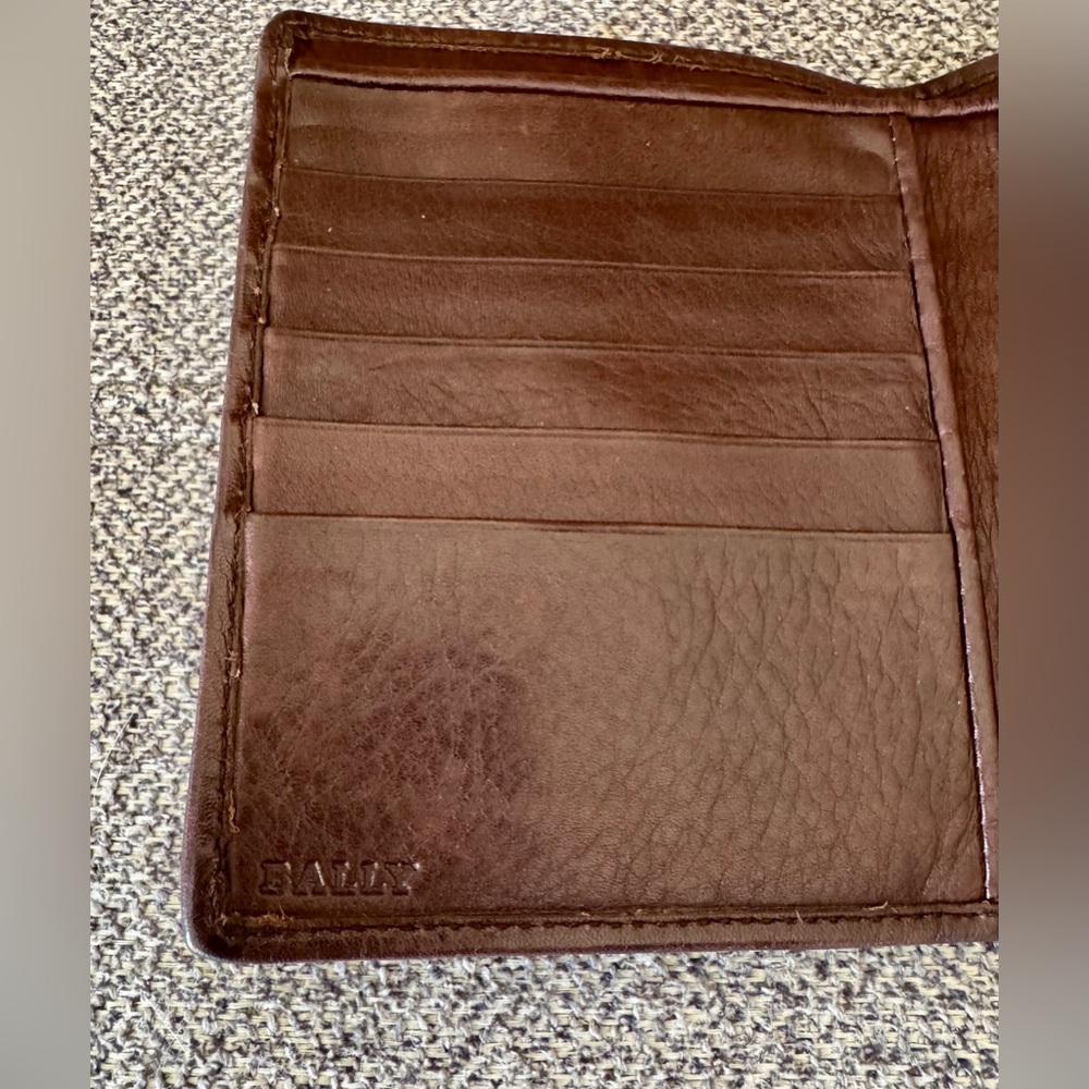 Bally Two-Tone Leather Kiss-lock Wallet - Picture 6 of 14